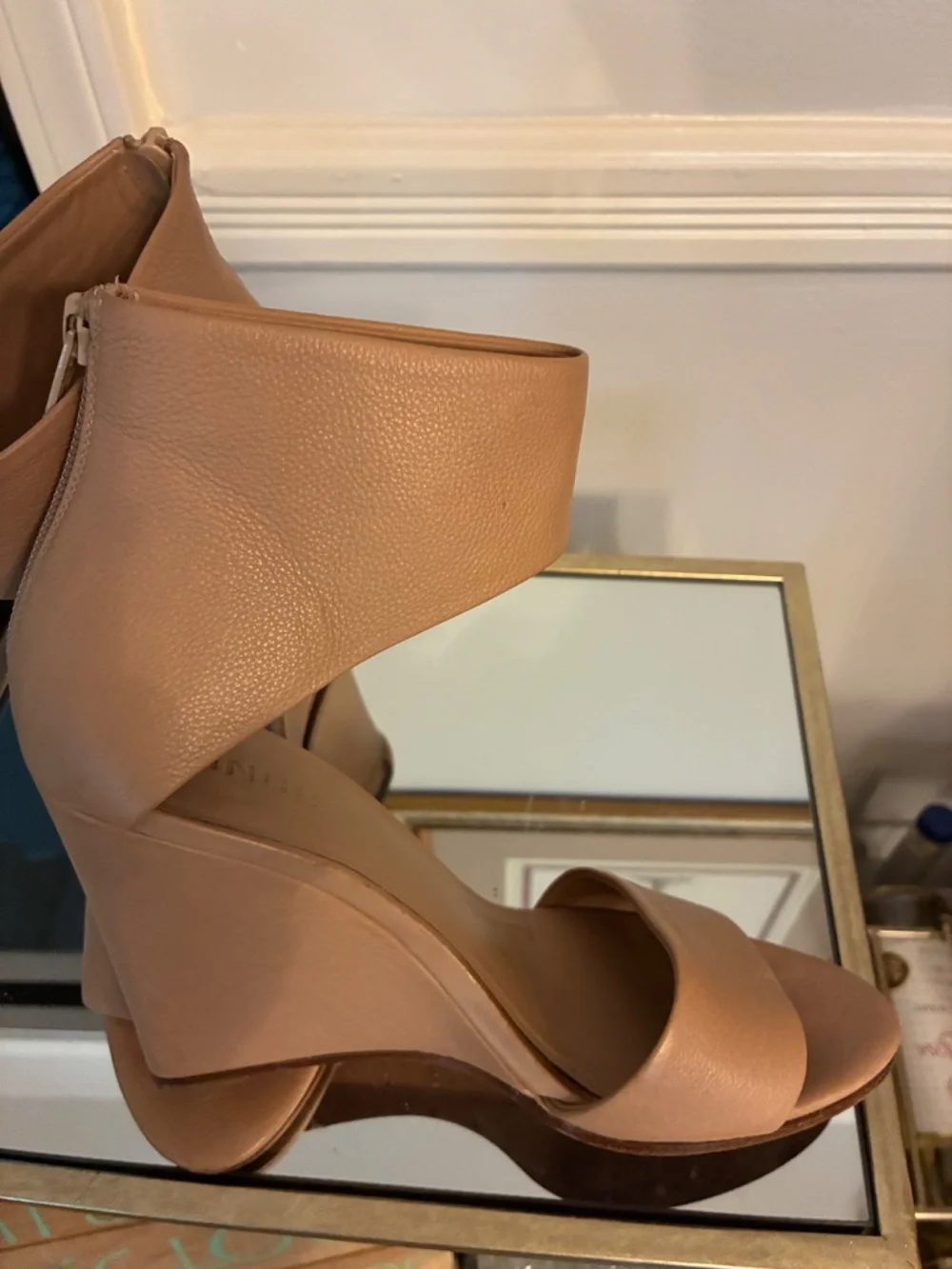 Vince Vero Cucio 4 Inch Wedge zip back 7M